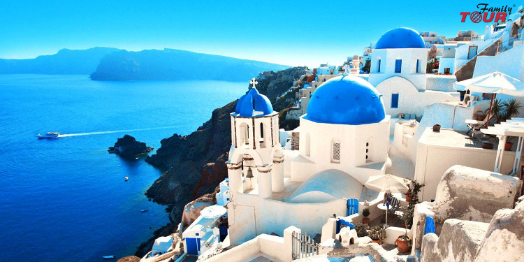 Królowa Cyklad Santorini zaprasza na wakacje! Wylot z Katowic!